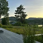 With Views Over Straumsundet Holiday home *